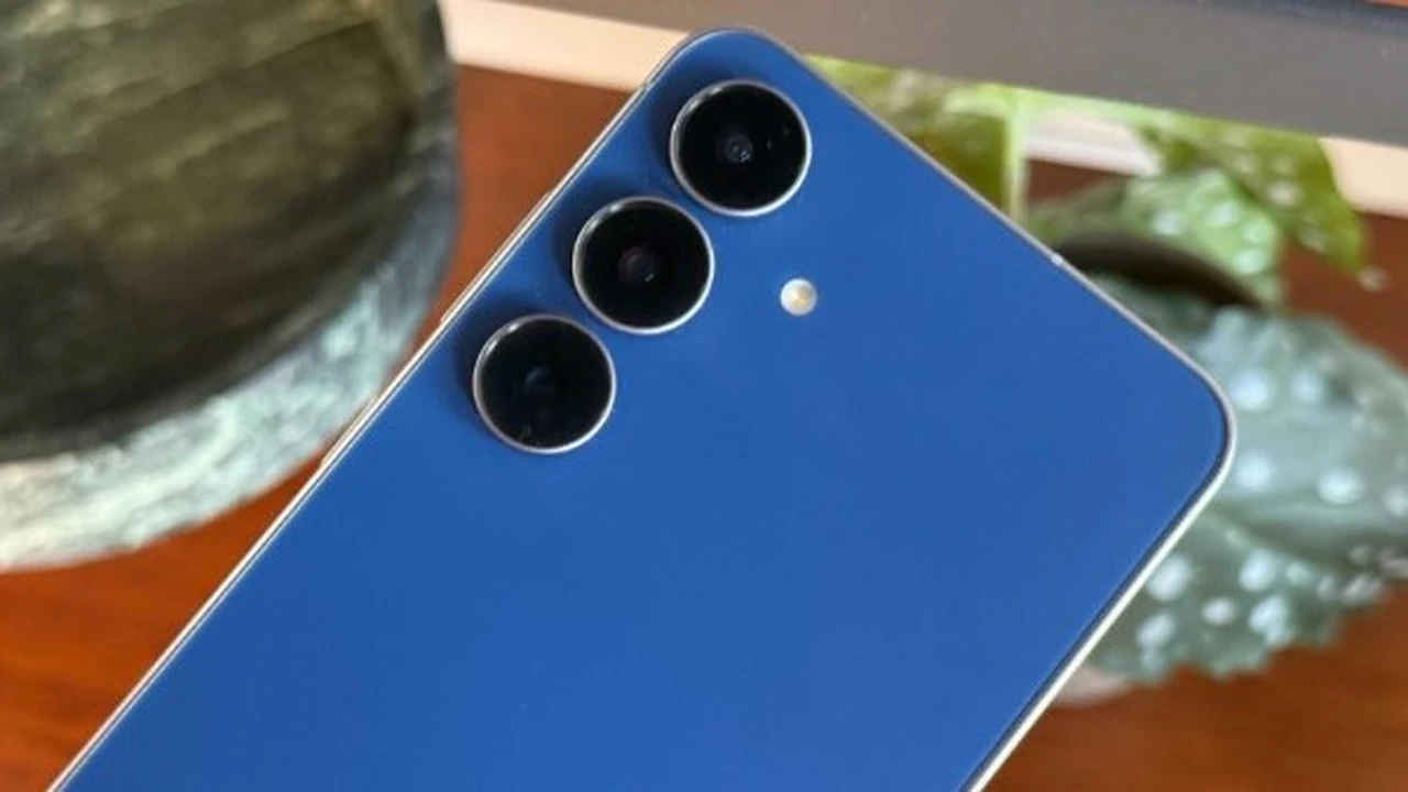 تسريبات تكشف مواصفات وأداء هاتف سامسونج Galaxy S26 FE المرتقب في الأسواق